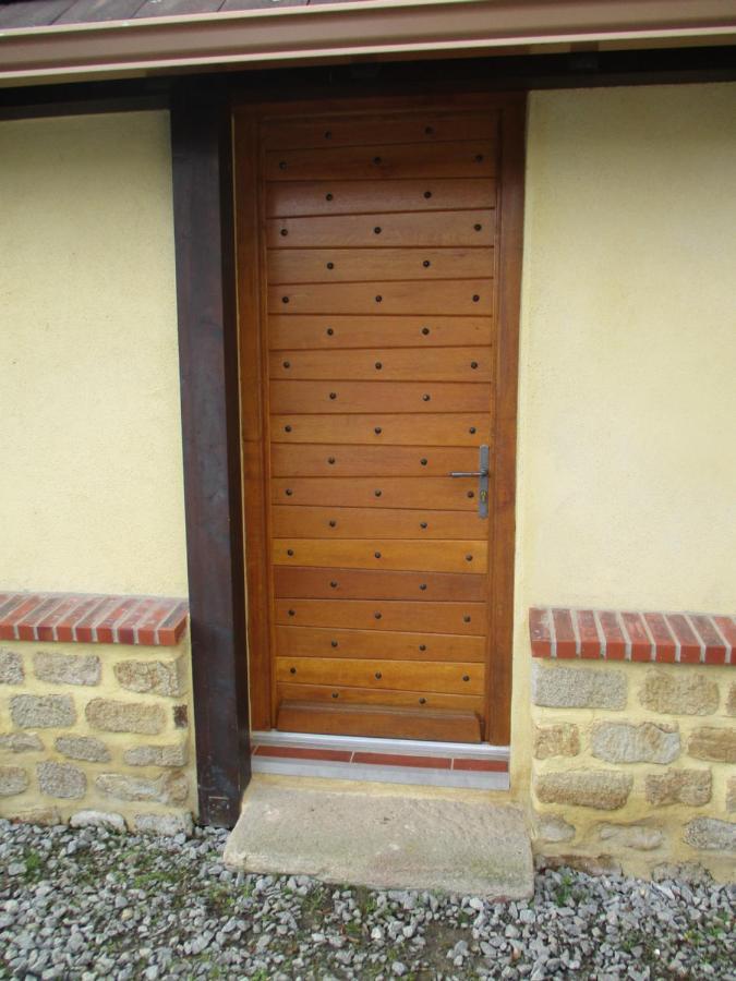 Villa Chez Bari Bourbon-lʼArchambault Exterior foto