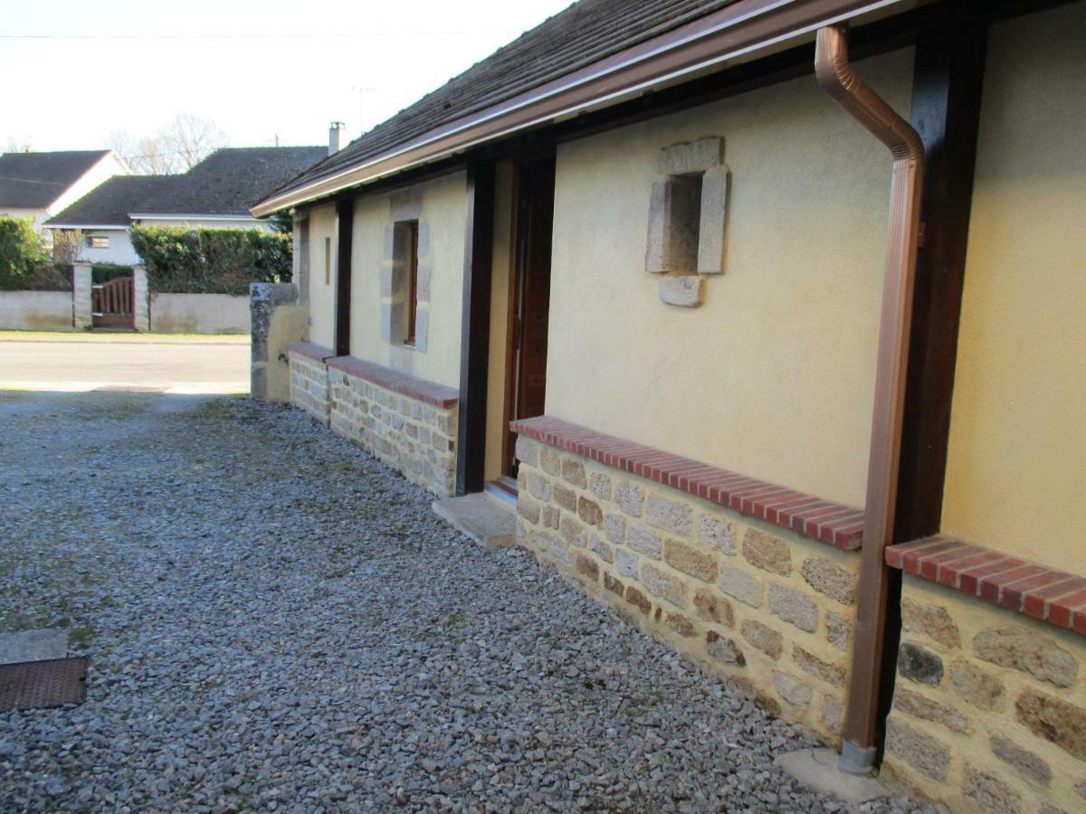 Villa Chez Bari Bourbon-lʼArchambault Exterior foto
