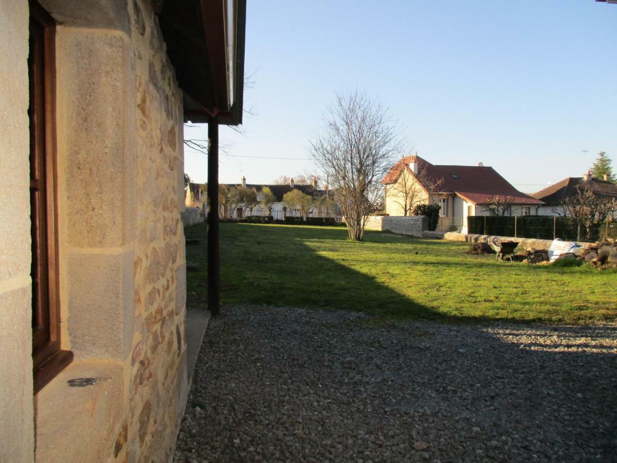 Villa Chez Bari Bourbon-lʼArchambault Exterior foto